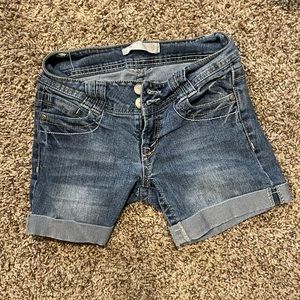 Cropped Jean shorts with pockets, size 1